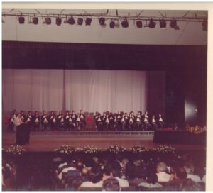 1981 – Formatura