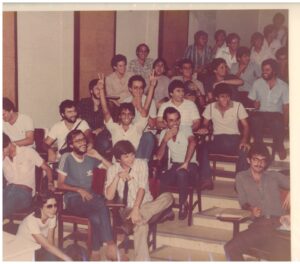 1981 – Formatura